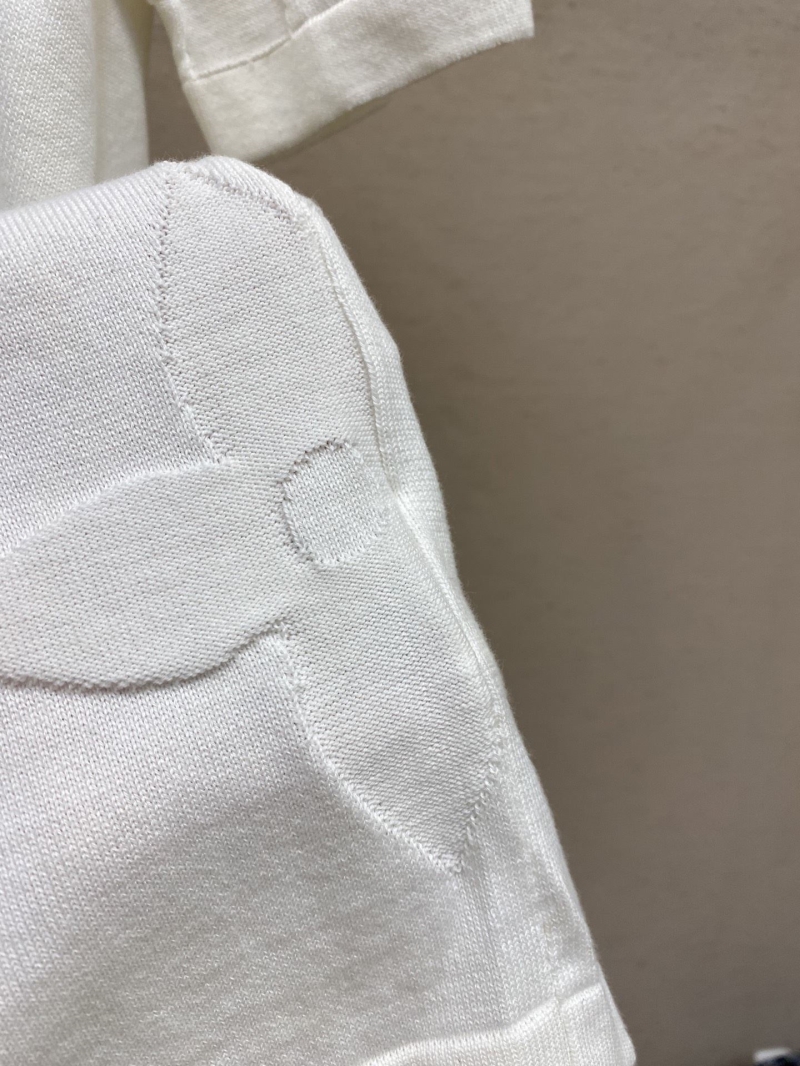 l0vis Vvtt0n shirt
